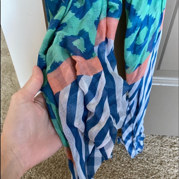 Blue-green patterned scarf - Picture 2 of 5